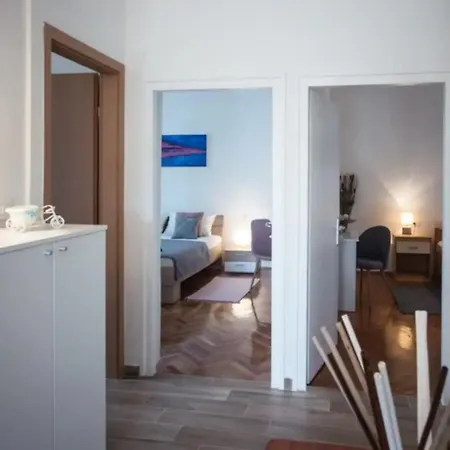 Villa With Private Swiming Pool Pula