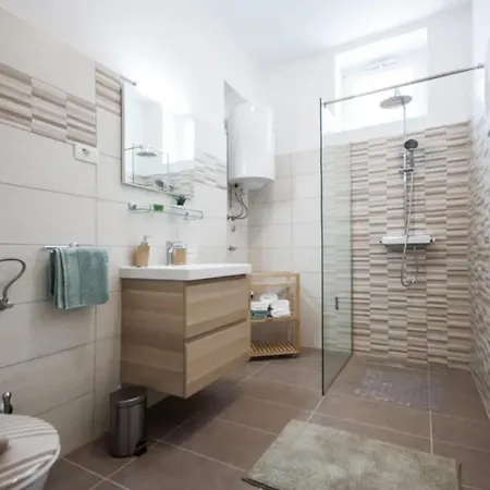 Villa With Private Swiming Pool Pula